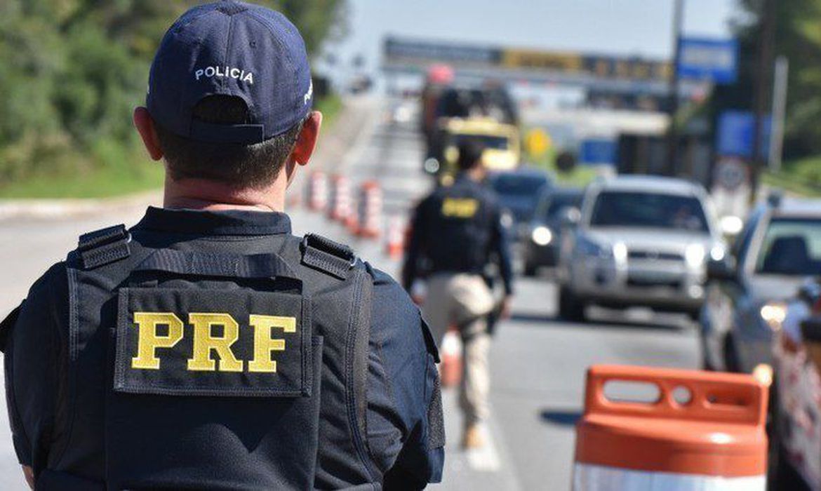  Polícia Rodoviária aplica mais de 15 mil testes do bafômetro no Natal