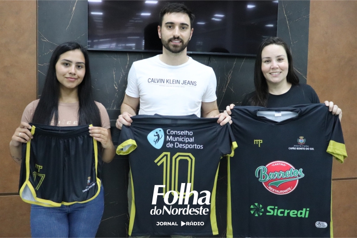 Prefeitura de Capão Bonito do Sul entrega novos uniformes ao time feminino Realeza F.C.