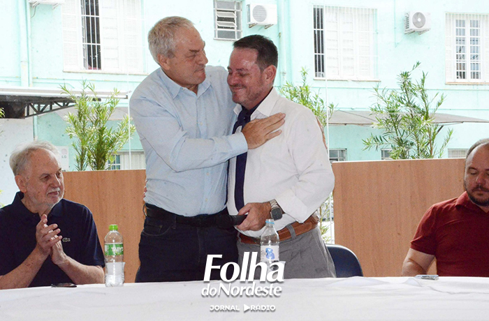 Morona e Santini destacam união e trajetória na saúde durante entrega da hemodiálise