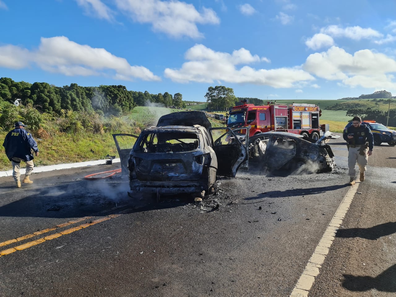 Veículos colidem e pegam fogo na BR 285 causando uma morte