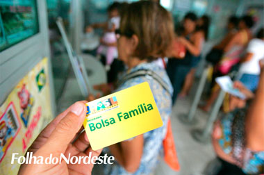 Secretaria da Ação Social e Habitação orienta cadastrados no Bolsa Família