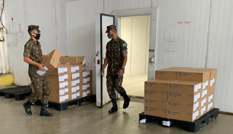 RS recebe medicamentos do kit intubação, que Exército distribui a partir de terça, dia 16