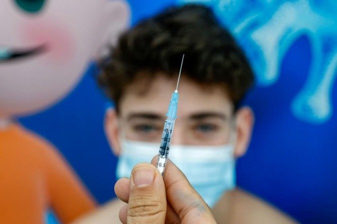 Cacique Doble vacina, na segunda-feira, 16, adultos de 19 e 20 anos do coronavírus