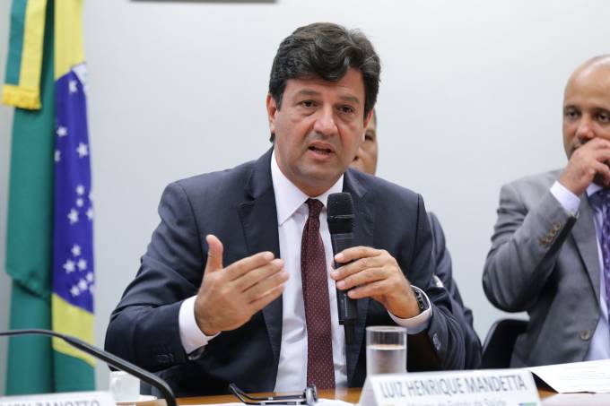 Mandetta defende adiar eleições de 2020 para conter coronavírus
