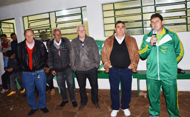 Inaugurada iluminação no Estádio Álvaro Nunes
