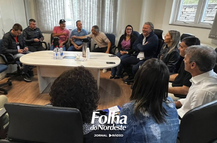 Deputado Afonso Hamm anuncia nova retroescavadeira para Caseiros