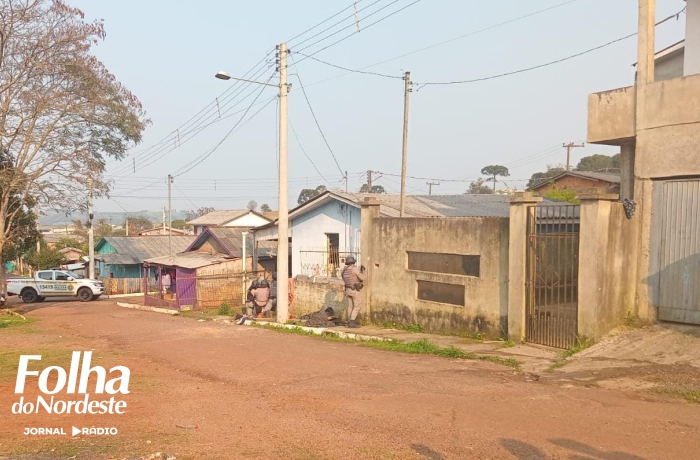 Brigada Militar cercou residência após ocorrência de disparos no bairro Operário; BOPE media negociação