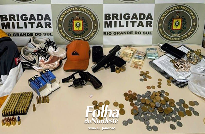 Três suspeitos de roubo são presos com armas e veículo clonado em São José do Ouro