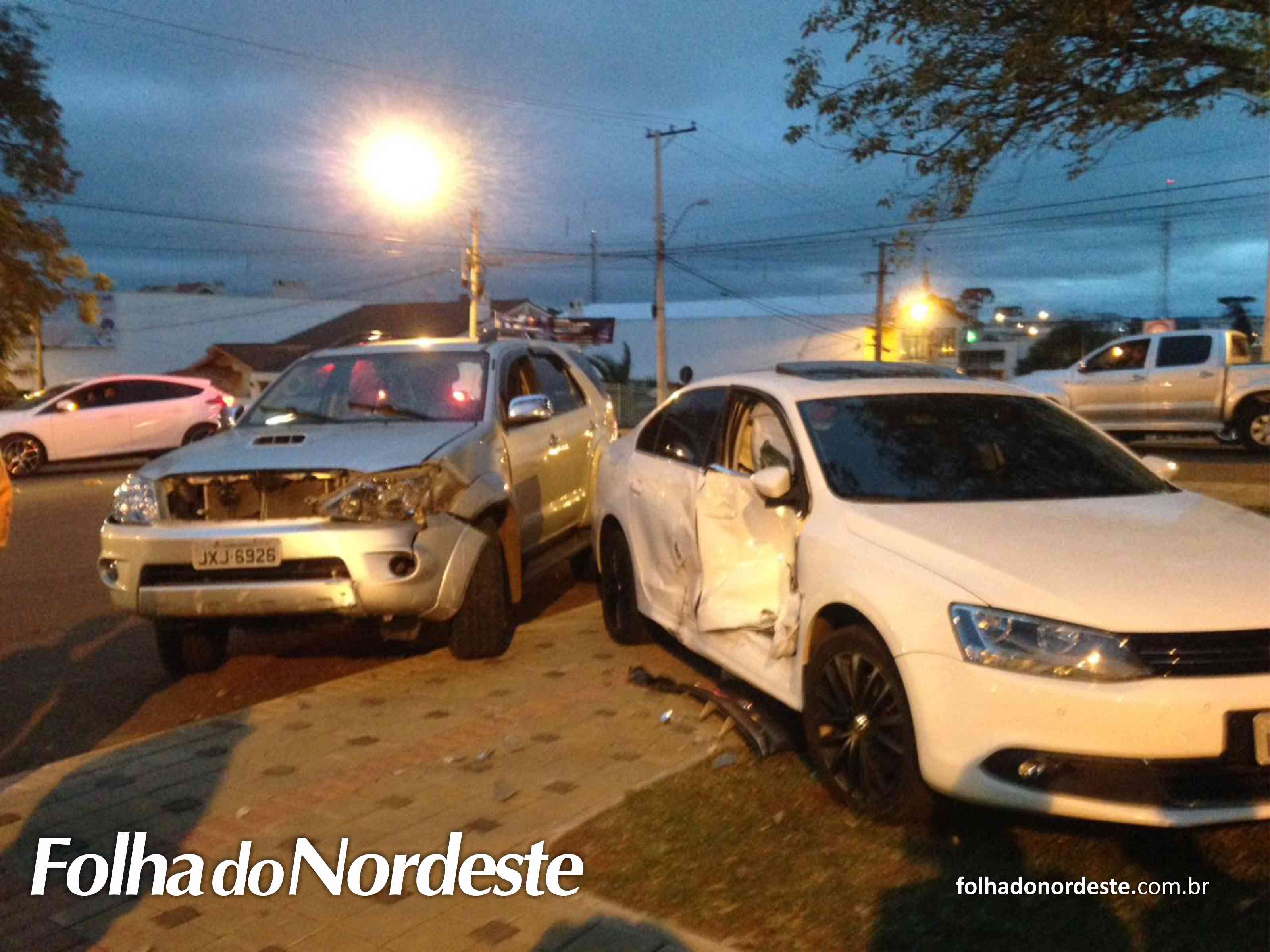 Trânsito registra colisão de veículos na Avenida Afonso Pena	