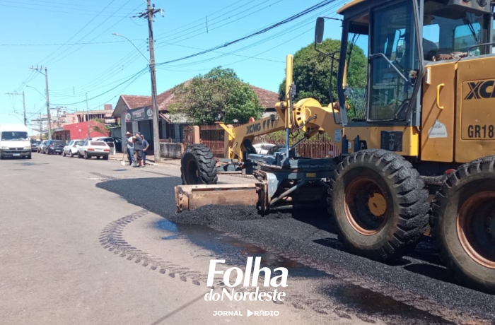 Recapeamento avança na Rua Bento Gonçalves e melhora mobilidade urbana