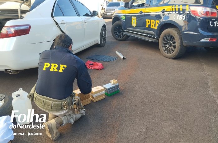 PRF apreende 13,5 kg de cocaína em veículo com placas do Paraguai na BR-468