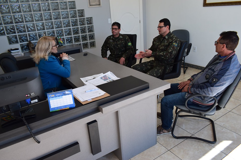 Tenentes do Posto de Recrutamento Militar são recebidos em Ibiraiaras