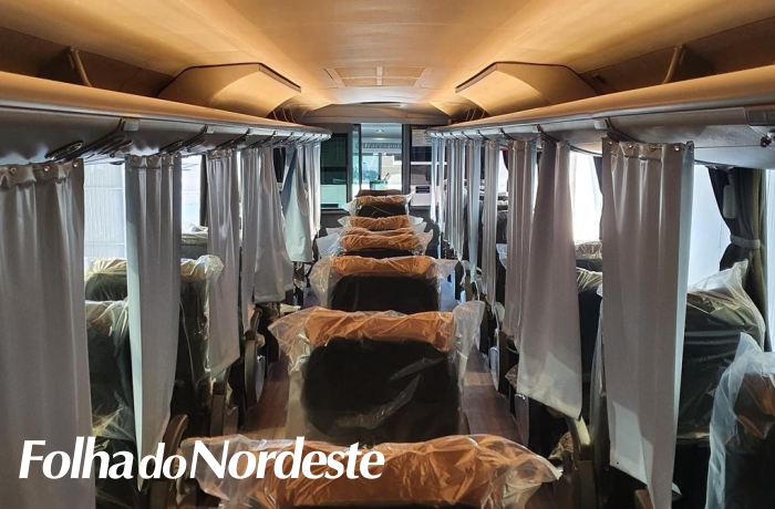 Como é o ônibus com três filas de assentos que começa a circular no RS nesta semana