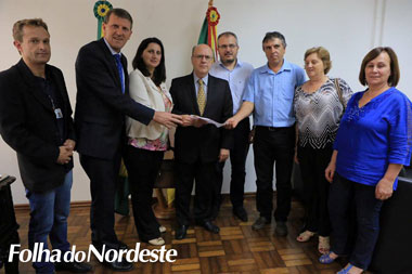 Comitiva de Ibiraiaras busca recursos para educação e segurança no município
