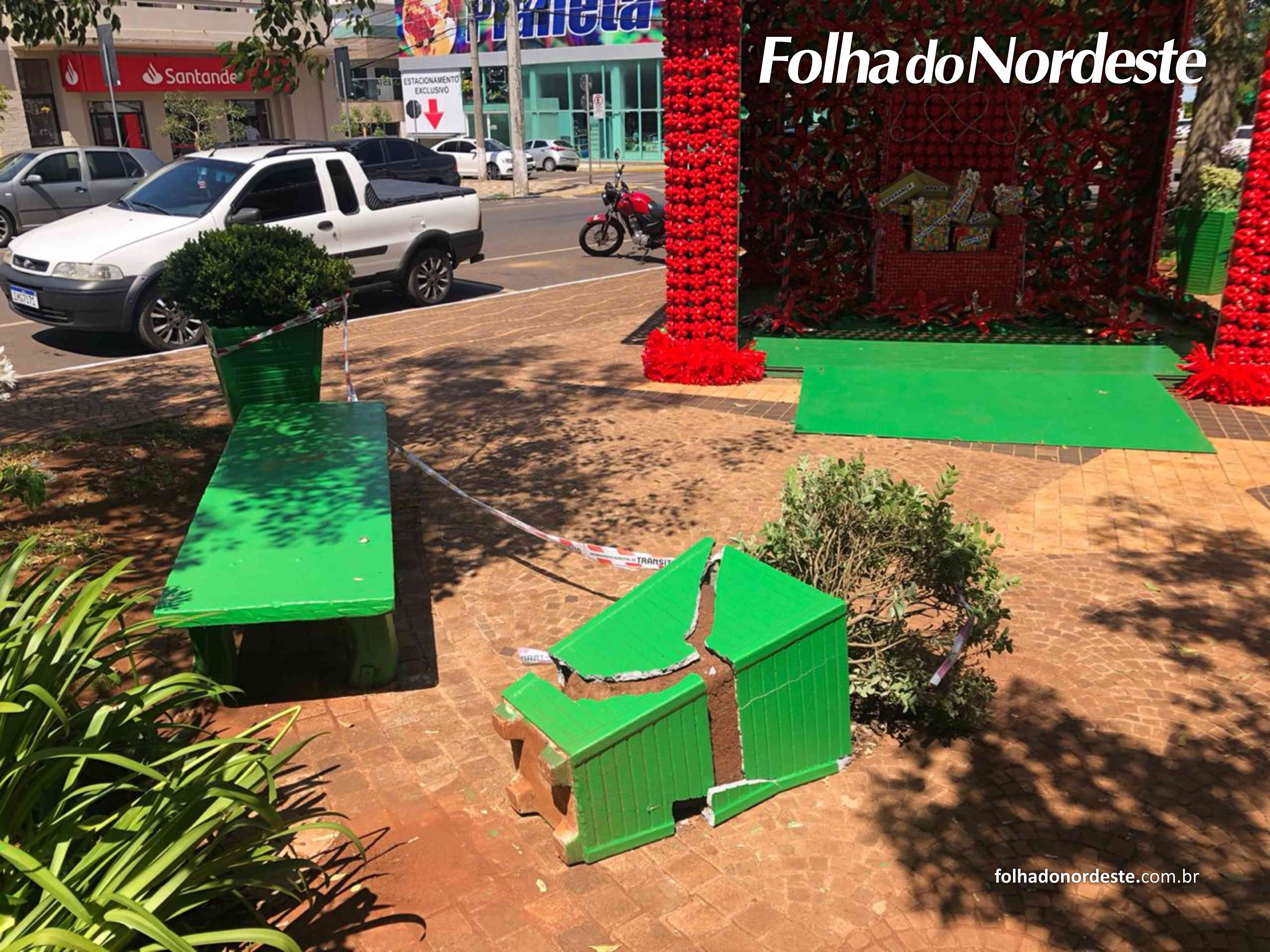 Destruição do patrimônio público na avenida Afonso Pena