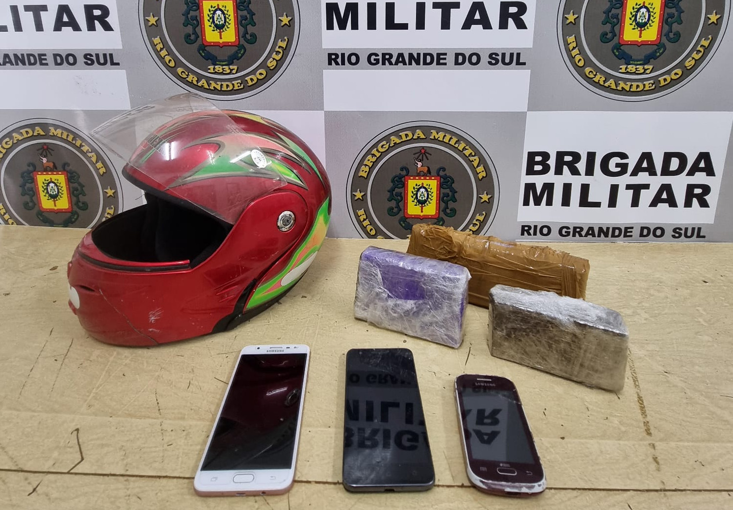 Região: BM promove apreensão de drogas e celulares no Presídio Estadual de Vacaria