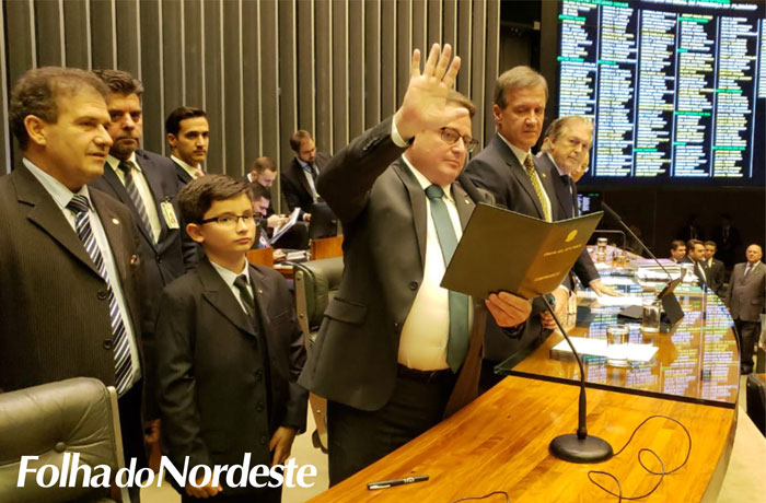 Santini toma posse como Deputado Federal