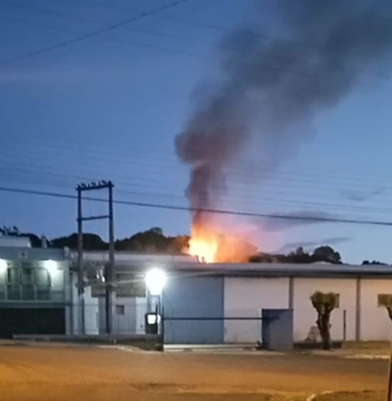 Incêndio atinge Barcellona Móveis