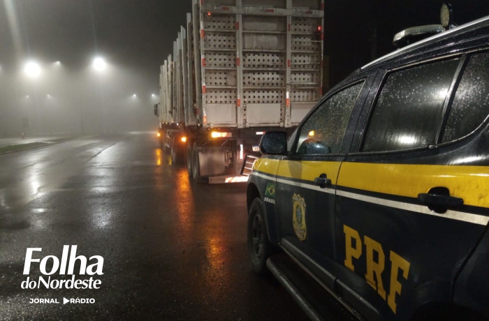 PRF flagra excesso de peso em caminhões e prende foragido da justiça em Vacaria