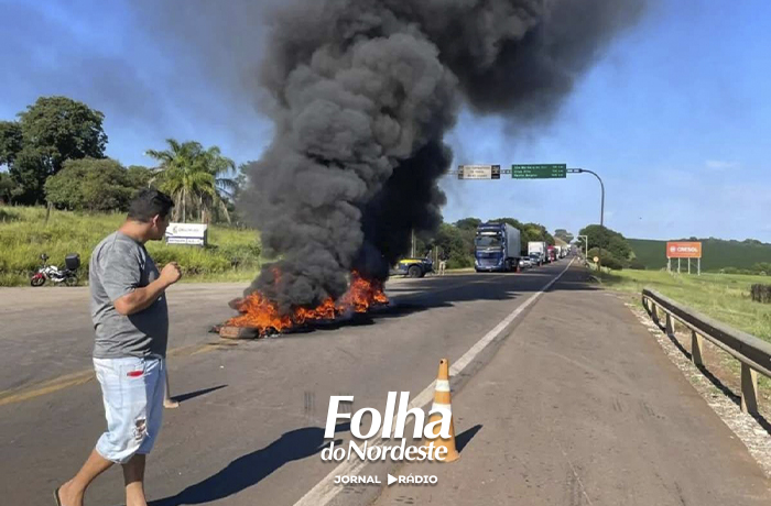 Manifestação na BR-285 em Carazinho pede justiça e mais segurança após acidente com mortes