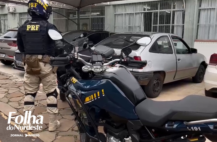 PRF recupera Kadett furtado e prende três pessoas na BR-285 em Vacaria