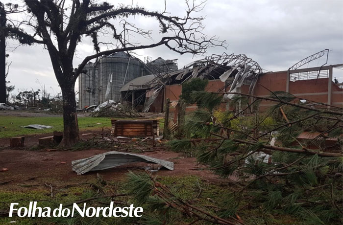 Temporal causa rastro de destruição na região