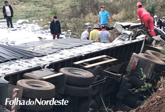 Acidente na ERS 343 em Cacique Doble deixa caminhoneiro ferido