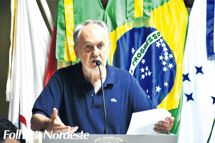 Kramer deve pedir licença do Legislativo