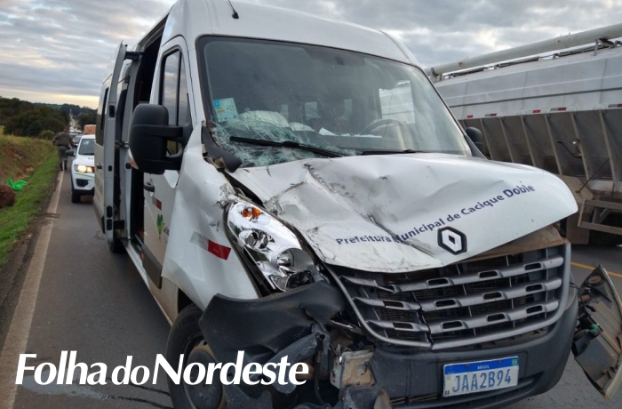 Van da saúde de Cacique Doble se envolve em acidente de trânsito