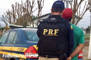 PRF prende condutor por porte ilegal de arma em Lagoa Vermelha