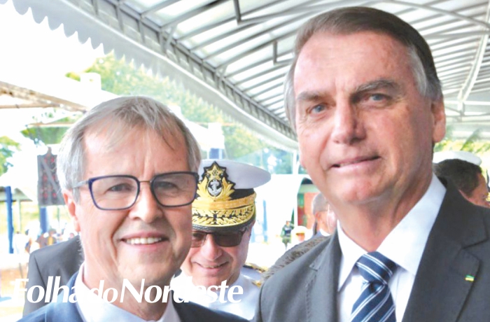 Artista lagoense recebe homenagem da Marinha do Brasil na presença do presidente Bolsonaro