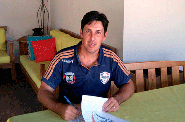 Lagoa Futsal renova com o treinador Tiago Bernardi para a temporada de 2017