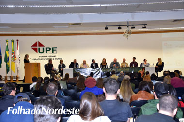 Academia e entidades reunidas para debater o mormo