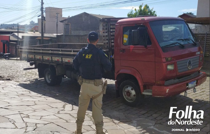 PRF prende estelionatário e recupera caminhão adquirido pelo golpe do depósito falso em Caxias do Sul