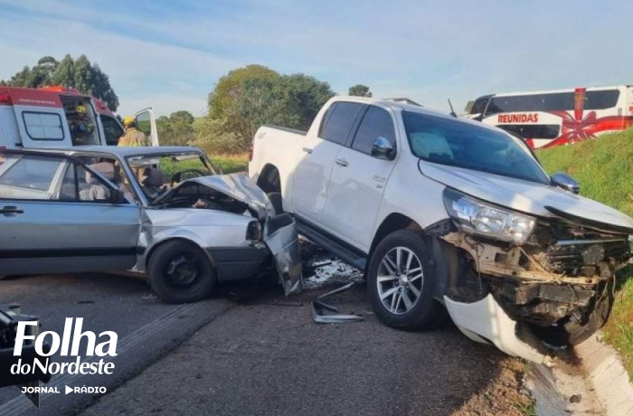 Acidente na BR 285 deixa três pessoas feridas