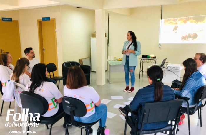 Equipe do ESF Floresta da Rede Bem Cuidar participa de treinamento sobre acolhimento