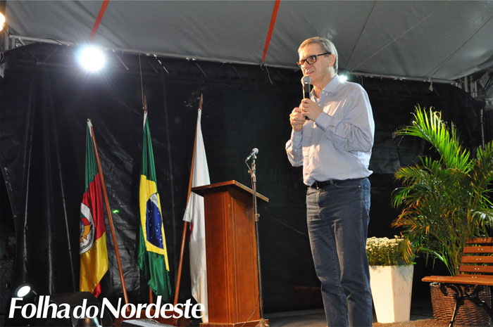 Abertura da Feira do Livro contou com palestra de Frei Jaime Bettega