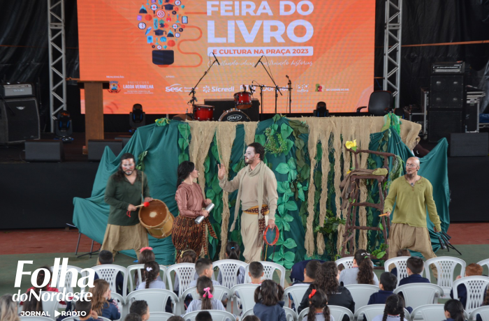 Grupo Ueba apresenta espetáculo, Faísca D água, na Feira do Livro