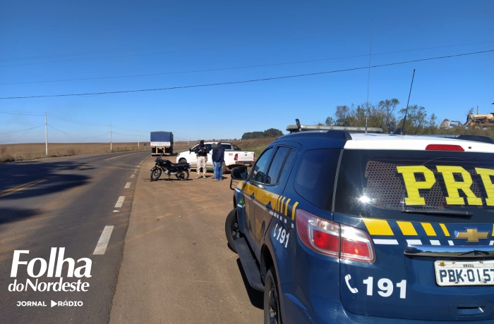 Colisão entre caminhonete e motocicleta na BR-285 em Vacaria deixa dois jovens feridos