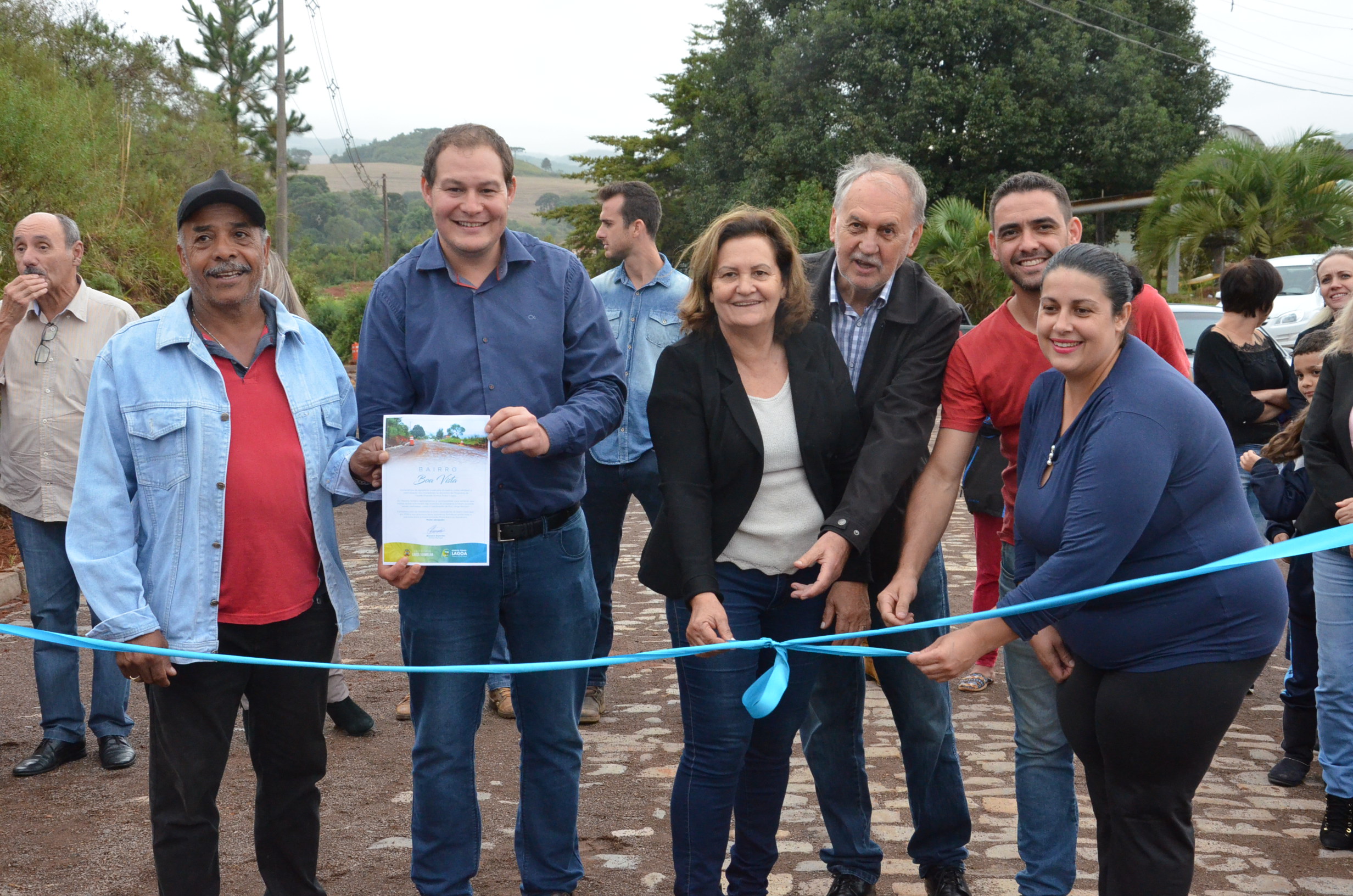 Prefeito: Depois de trinta anos de espera, a comunidade do bairro Boa Vista recebe acesso pavimentado