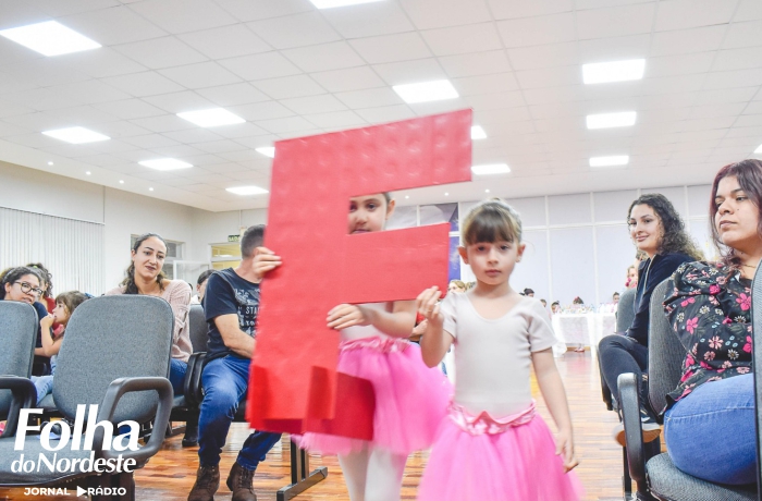 Secretaria da Educação de Ibiaçá promove palestra em comemoração ao Dia da Família