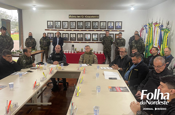Deputado Victorino acompanha instruções sobre blindados Urutu que virão para a segurança do RS