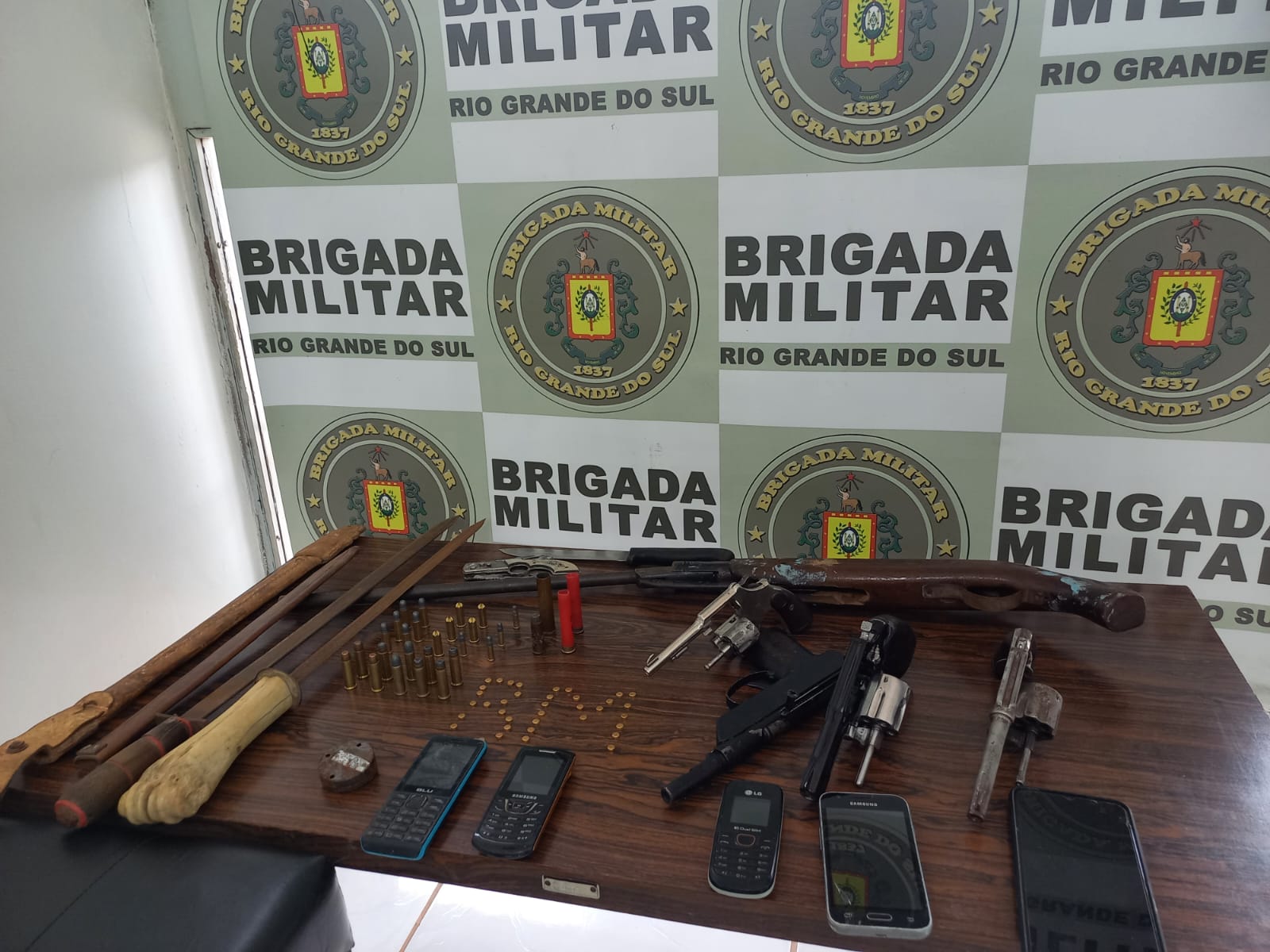  Dois homens são presos pela Brigada Militar em São José do Ouro