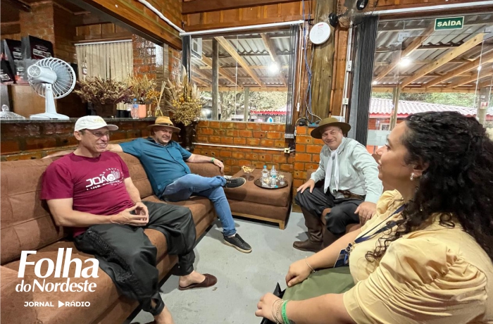 João Luiz Corrêa anima baile no Rodeio Internacional e visita Rancho da Prefeitura