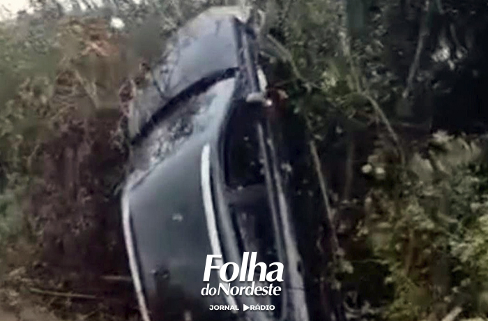 Automóvel capota na ERS-126 entre Caseiros e Ibiraiaras; ocupantes não ficam feridos