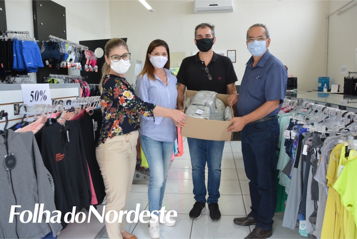 Secretaria da Ação Social e Habitação recebe doação de roupas para o Lar do Idoso