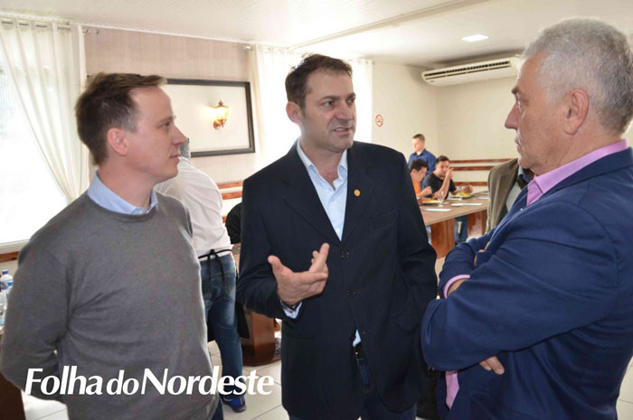 Deputado Paparico Bacchi promove união de empresários de duas regiões