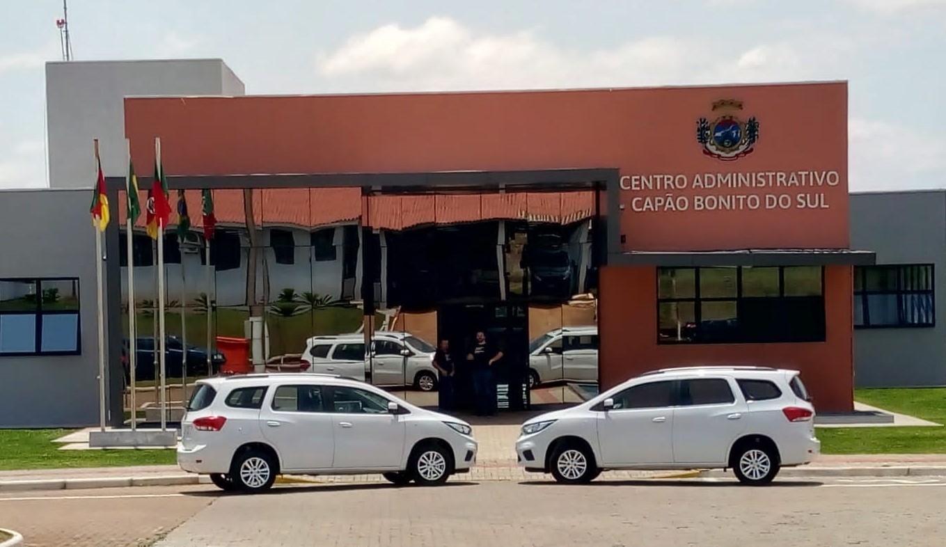 Dois novos veículos são entregues para a Secretaria da Saúde de Capão Bonito do Sul