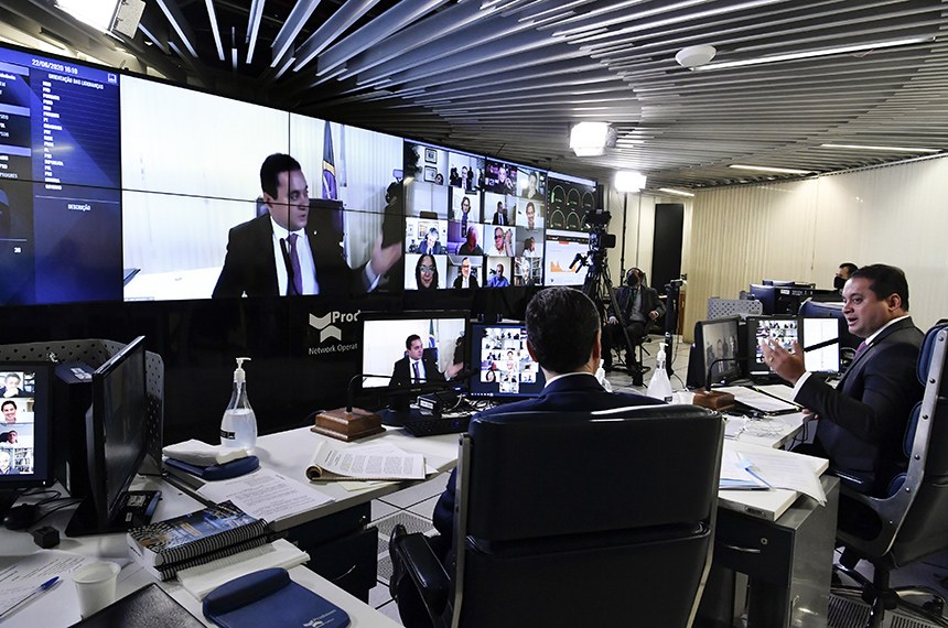 Voto facultativo em 2020 é proposto por Senadores
