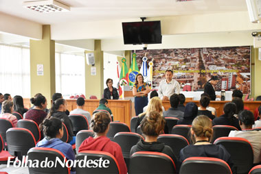 Estudantes das escolas Léa Beatriz e Marcílio José Machado visitam Câmara e Prefeitura